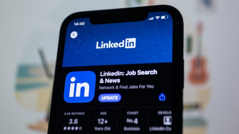 Why and How to Change Your LinkedIn URL in 7 Steps